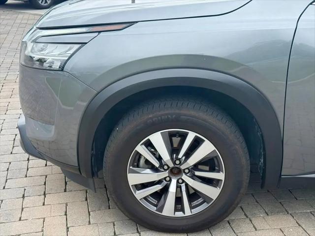 2023 Nissan Pathfinder SL 4WD