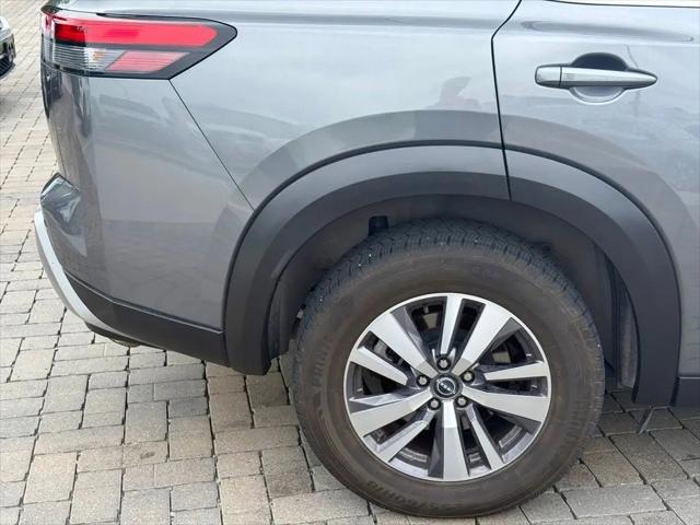 2023 Nissan Pathfinder SL 4WD