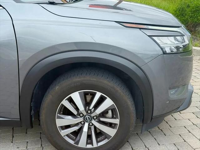 2023 Nissan Pathfinder SL 4WD