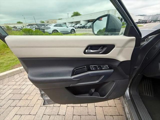 2023 Nissan Pathfinder SL 4WD