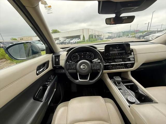 2023 Nissan Pathfinder SL 4WD