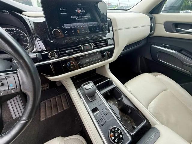 2023 Nissan Pathfinder SL 4WD