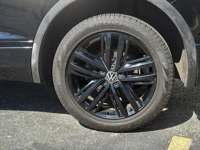 2022 Volkswagen Tiguan 2.0T SE R-Line Black