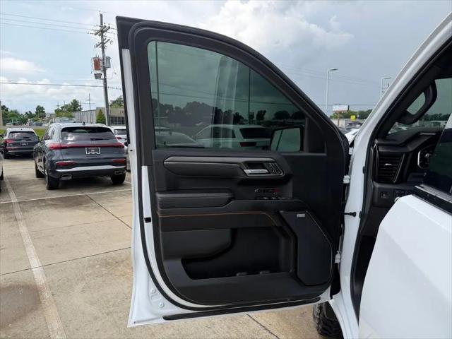 2023 GMC Sierra 1500 4WD Crew Cab Short Box AT4