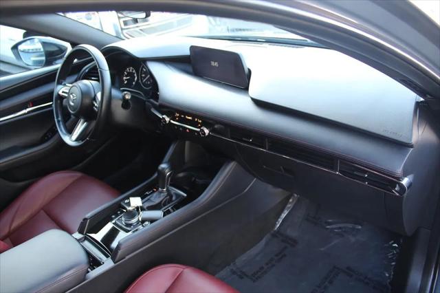 2022 Mazda Mazda3 Carbon Edition