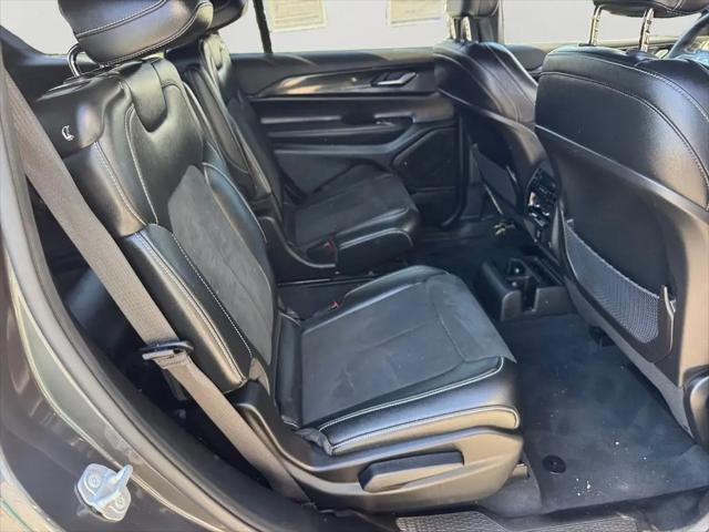 2023 Jeep Grand Cherokee L Altitude 4x4