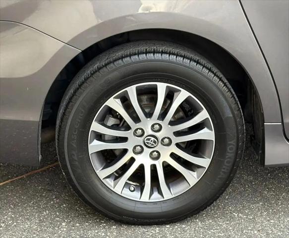 2020 Toyota Sienna XLE