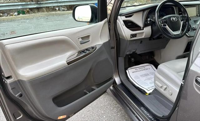 2020 Toyota Sienna XLE