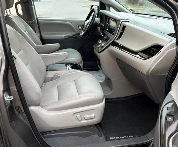 2020 Toyota Sienna XLE