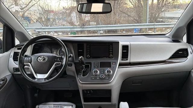 2020 Toyota Sienna XLE