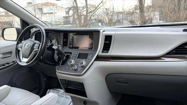 2020 Toyota Sienna XLE