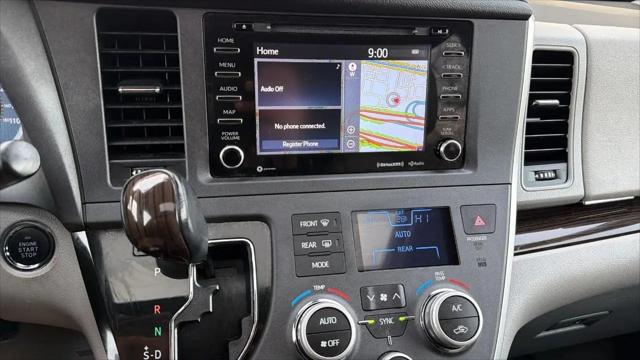 2020 Toyota Sienna XLE