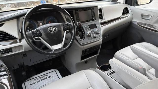 2020 Toyota Sienna XLE