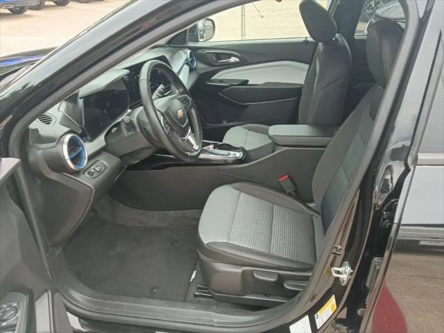 2025 Chevrolet Trax FWD LT