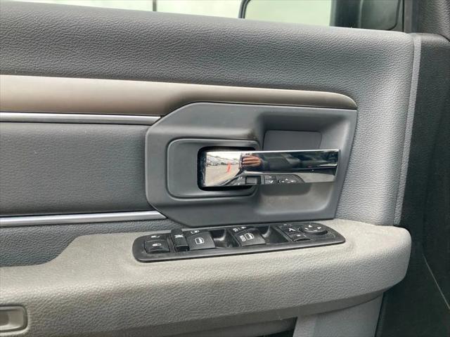 2017 Ram 1500 Lone Star Silver Crew Cab 4x4 5'7" Box