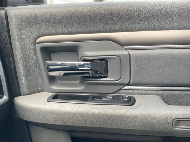 2017 Ram 1500 Lone Star Silver Crew Cab 4x4 5'7" Box
