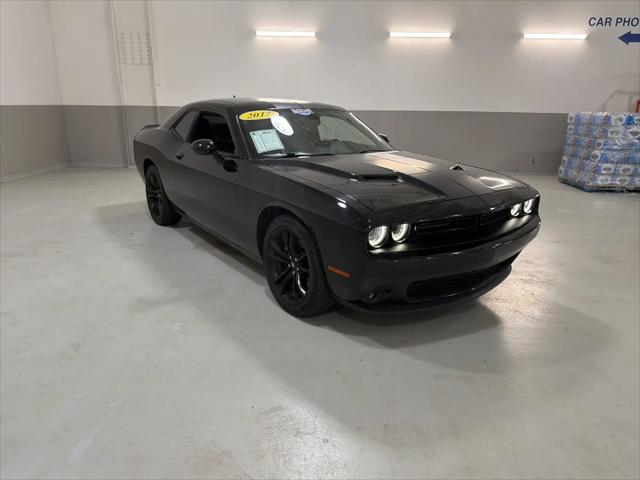 2017 Dodge Challenger SXT Plus