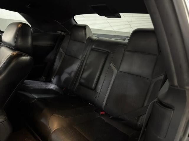 2017 Dodge Challenger SXT Plus