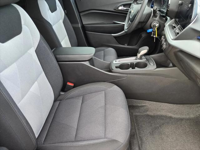 2025 Chevrolet Trax FWD LS