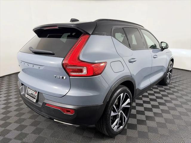 2020 Volvo XC40 T5 R-Design