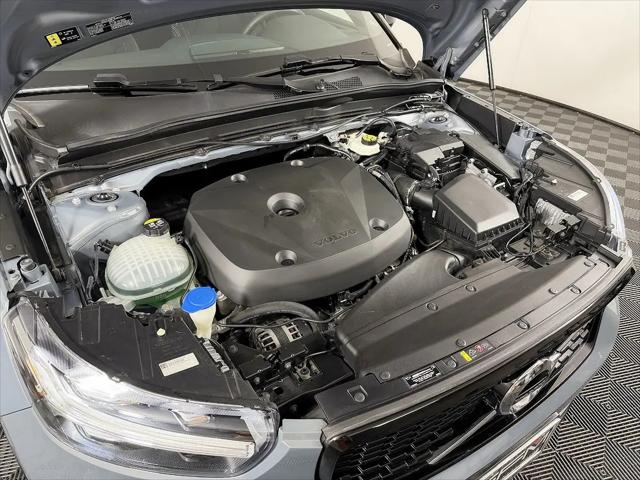 2020 Volvo XC40 T5 R-Design