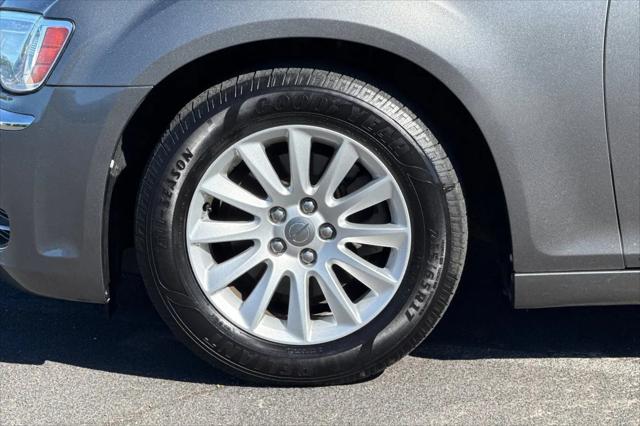 2012 Chrysler 300 Base