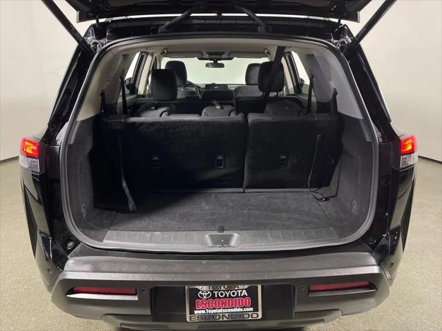 2025 Nissan Pathfinder SV FWD