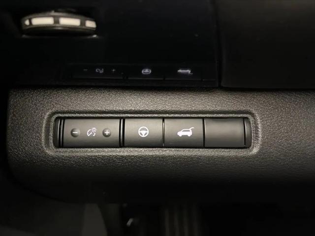2025 Nissan Pathfinder SV FWD