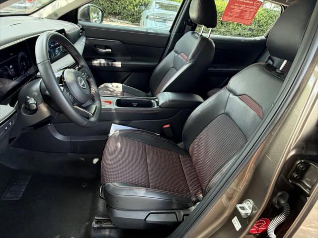 2025 Nissan Kicks SR FWD