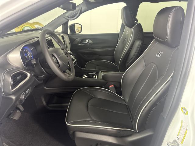 2027 Chrysler Pacifica Limited