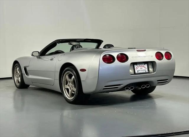 2004 Chevrolet Corvette Base