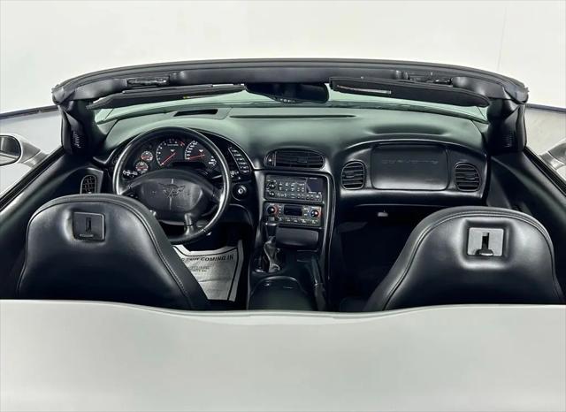 2004 Chevrolet Corvette Base