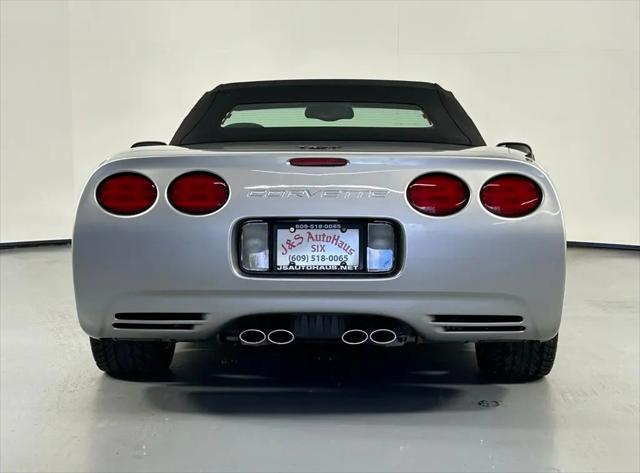 2004 Chevrolet Corvette Base