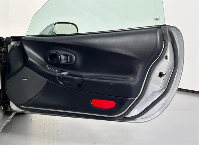 2004 Chevrolet Corvette Base