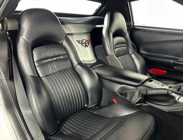 2004 Chevrolet Corvette Base