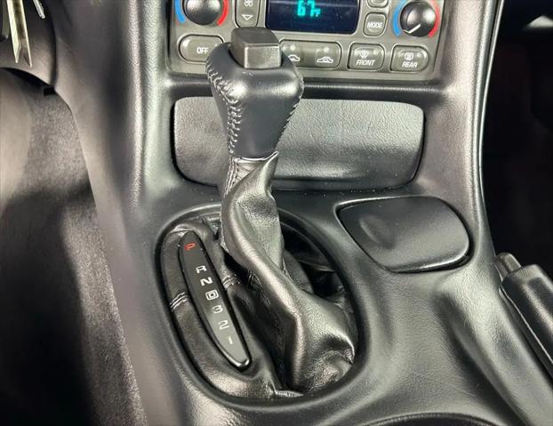 2004 Chevrolet Corvette Base