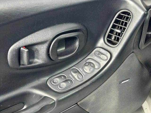 2004 Chevrolet Corvette Base