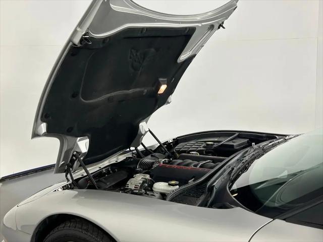 2004 Chevrolet Corvette Base