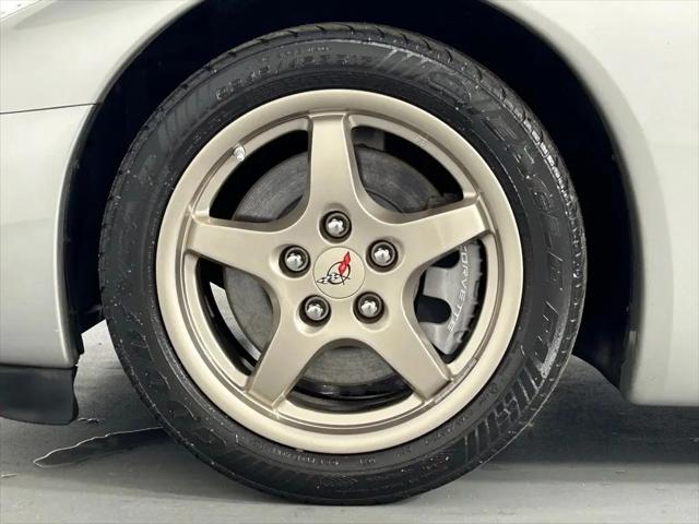 2004 Chevrolet Corvette Base