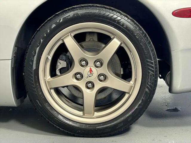 2004 Chevrolet Corvette Base