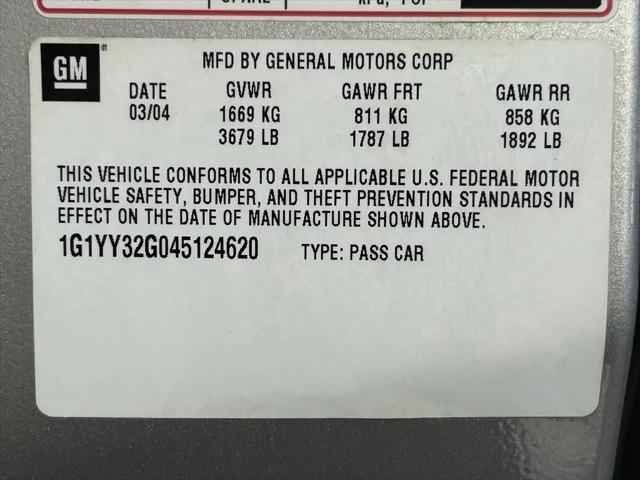 2004 Chevrolet Corvette Base