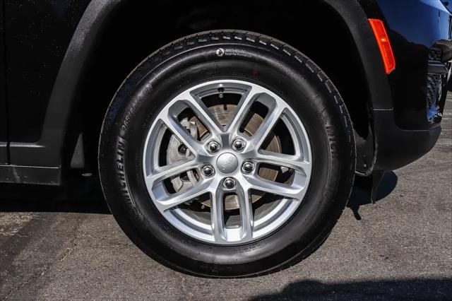 2025 Jeep Grand Cherokee Laredo X 4x2