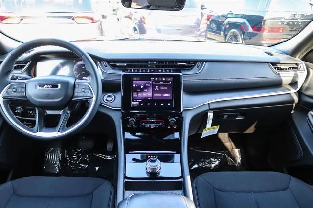 2025 Jeep Grand Cherokee Laredo X 4x2