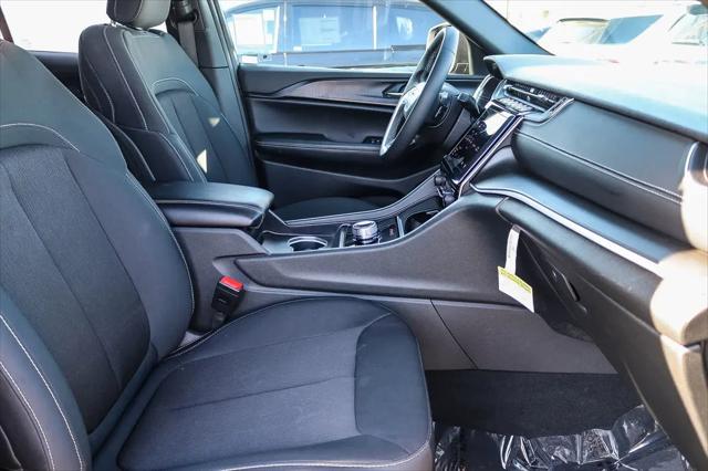 2025 Jeep Grand Cherokee Laredo X 4x2