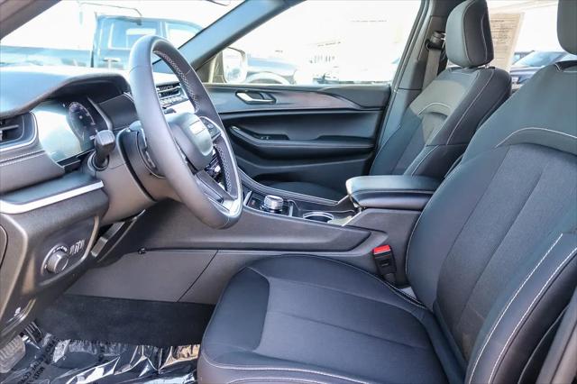 2025 Jeep Grand Cherokee Laredo X 4x2