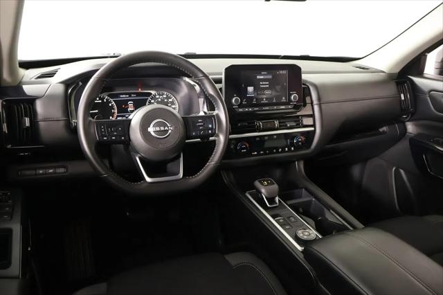 2025 Nissan Pathfinder SV 4WD