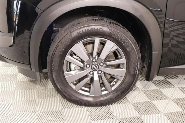 2025 Nissan Pathfinder SV 4WD