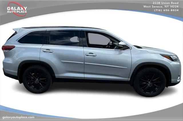 2019 Toyota Highlander SE