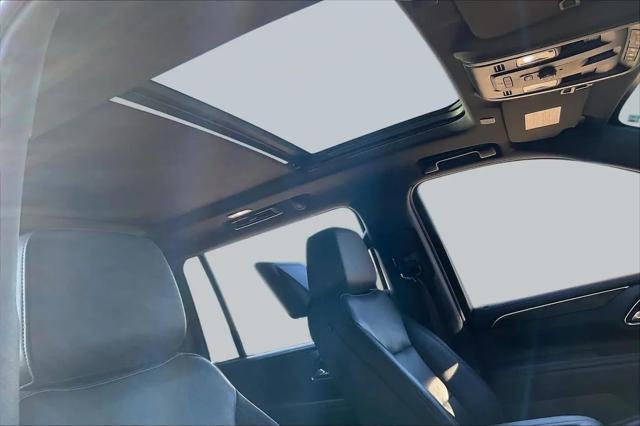 2021 Chevrolet Suburban 4WD LT