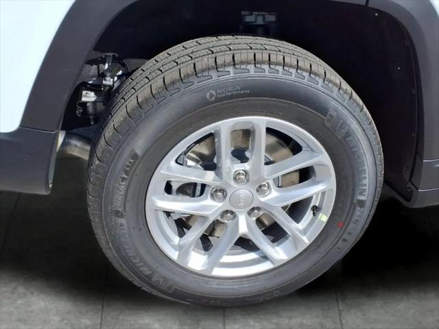 2026 Jeep Grand Cherokee L Laredo 4x2